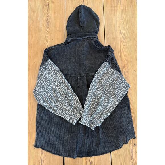 Oli & Hali‎ Hooded Button Up Corduroy Jacket Women's Medium Leopard Print Black - Picture 2 of 7
